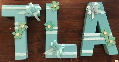 N. 3 Lettere In Legno Da Appoggio O Appendere Alta 22 Cm. - Immagine 1 di 4