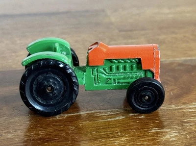 Trator agrícola vintage Yatming 'Fast Wheel' fundido vintage - Imagem 1 de 4