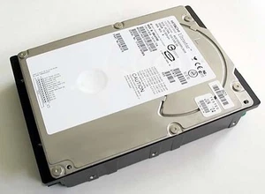 NetApp Hitachi Ultrastar HUS103014FLF210 147 GB 10 K RPM disco rigido inclusa staffa - Foto 1 di 1