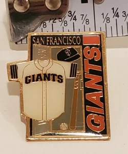 MLB SF SAN FRANCISCO GIANTS TEAM LOGO UMKLEIDEKABINE BEDRUCKTE PRODUKTE EMAILLE ANSTECKNADEL - Bild 1 von 2