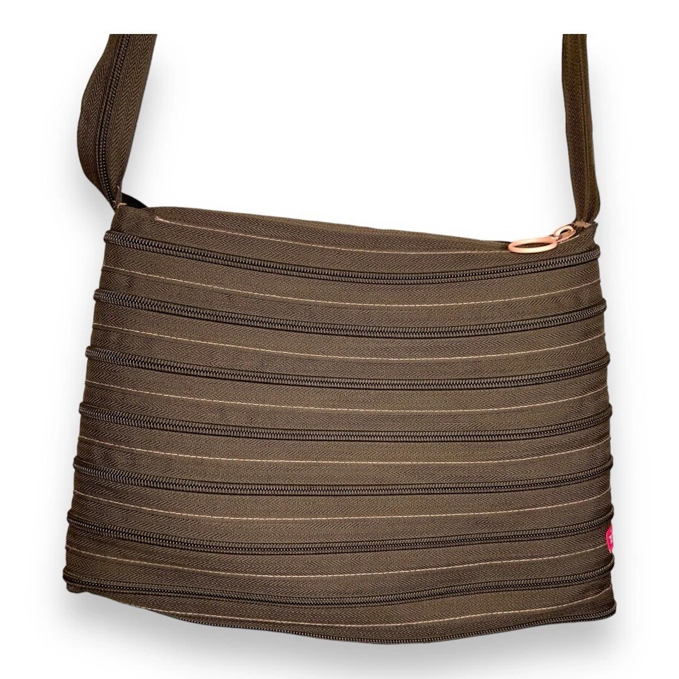 BOLSO DE MANO LIGERO DE VIAJE VERDE OLIVA MILITAR CON CREMALLERA Foto 1 de 4