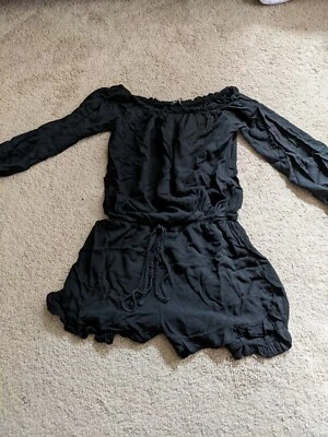 Romper Brandy Melville Gabriella fora do ombro tamanho único preto manga longa - Imagem 1 de 2