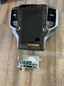 2020 2021 2022 2023 2024 RAM 1500 12” SCREEN WITH MODULE RECIEVER UC5 UNLOCKED - Picture 1 of 4
