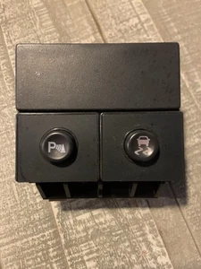 03-06 Escalade Tahoe Yukon Control de tracción Interruptor de asistencia de estacionamiento 15207877 - Imagen 1 de 4