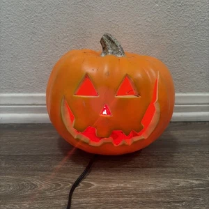 Zucca Jack-O-Lantern in schiuma dura alta 8" decorazione Halloween illuminata - Foto 1 di 9