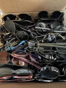 100 STCK. BOX GROSSPACKUNG SONNENBRILLEN GROSSHANDEL UNISEX DAMEN HERREN Kinder STILE - Bild 1 von 1