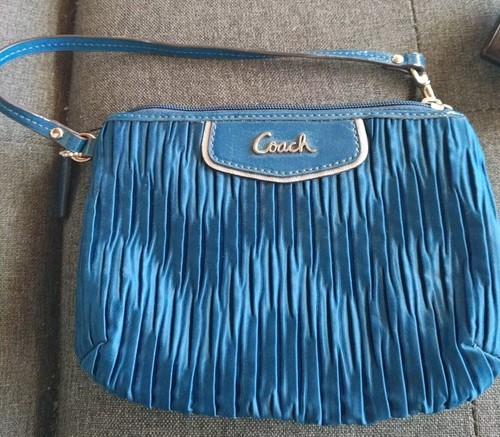 Borsa pochette Coach blu Ashley raccolta raso da polso donna