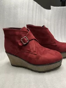 Women’s Red Color Wedge Boots With Buckle size 10 With 3” Wedge Oak - Picture 1 of 12