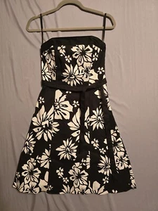 White House Black Market Dress Womens 0 Black White Tropical Floral Flower Aline - Picture 1 of 11