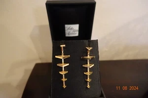 14k YG diamond drop/dangle earrings Saks - Picture 1 of 4