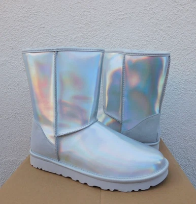 Botas UGG CLASSIC CURTAS IRIDESCENTES CINZA COURO/LÃ, FEMININAS EUA 8/ EUR 39 ~NOVO NA CAIXA - Imagem 1 de 4