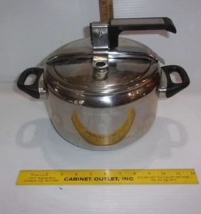 Aeternum Pressure Cooker Inox 18/10 Stainless Steel 5L - Picture 1 of 4