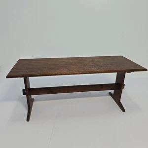 Mesa de comedor artesanal vintage miniatura para casa de muñecas firmada 1:12 leer - Imagen 1 de 18
