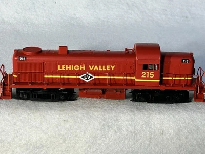 Beautiful Atlas Classic Lehigh Valley RR Alco RS-3 Loco HO - Image 1 of 4