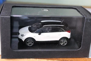 iSCALE 1:43 OPEL DEALER COLLECTION - OPEL CROSSLAND X OC11017