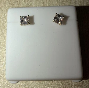 Quadratische Ohrstecker 10 Karat Gelbgold - klare weiße CZ-Steine 4*4 für Herren Damen - Bild 1 von 5