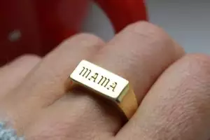 Men's Solid Metal Customized Name Letter Signet Ring Yellow Gold Plated Silver - Picture 1 of 5