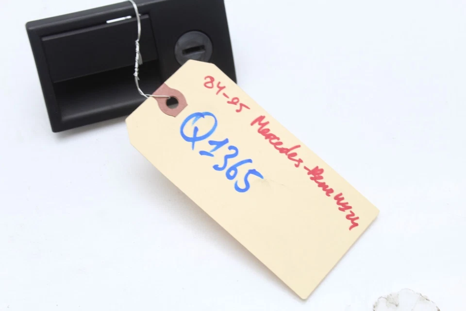 86-95 MERCEDES-BENZ W124 CERRADURA GUANTERA Q1365 Foto 1 de 4