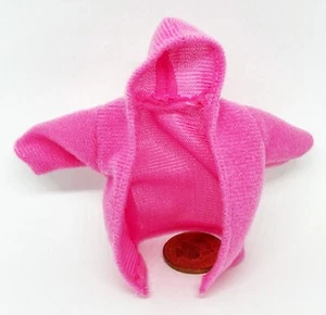 Casa de Muñecas Chaqueta de Franela Rosa Usable Con Capucha Escala 1:12 Miniatura Tumdee - Imagen 1 de 2