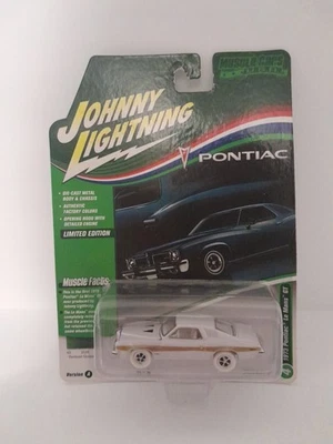 CHASE Johnny Lightning Muscle Cars USA Pontiac Le Mans GT 1973 White NEW - Image 1 of 4