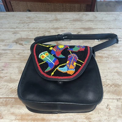 Bolso de hombro de cuero Brighton con solapa de cuentas de colores Foto 1 de 4