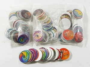 Lote surtido de gorras de leche POGS ^ diseños de calaveras venenosas Eightball Yin Yang Mr. Bones - Imagen 1 de 3