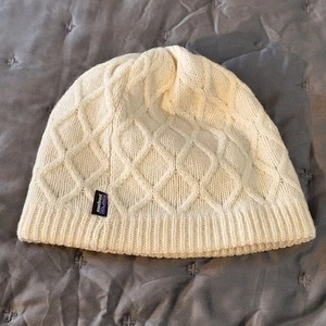 Patagonia Beanie UNISEX OSFA Cream Cable Knit Lined Minimalist Neutral Gorpcore - Picture 1 of 4