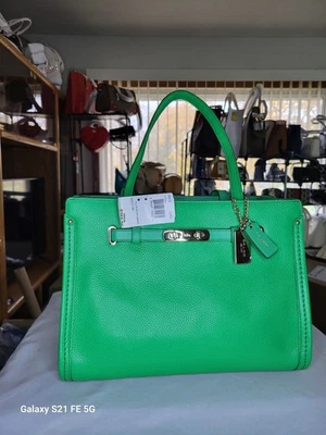 Bolso de Mano Coach Swagger Pequeño de Cuero Guijarro Pulido en Verde Lima Nuevo con Etiquetas Foto 1 de 4