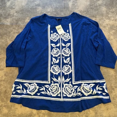 Luck Brand 衬衫女式 2X 蓝色刺绣玫瑰花 T 恤全新带标签 — 第 1/4 张图片