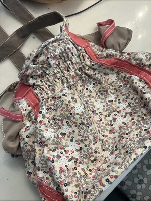 Bolso Thirty One Floral de Tela con Cordón con Pequeña Cartera Estilo Cartera Rosa Tostado Foto 1 de 4