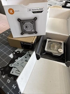 EK-Quantum Velocity RGB - Nickel + Plexi with AMD D-RGB Mount and Accessories - Afbeelding 1 van 9