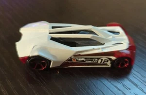 Hot Wheels Split Vision Track Stars Pearl White mit Rot - Bild 1 von 4