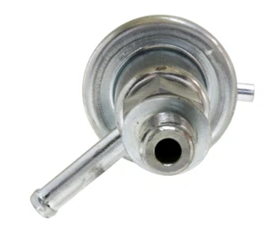 WVE 5G1360 PR114 Fuel Injection Pressure Regulator FOR 88-95 4Runner/Pickup/T100 - Picture 1 of 3