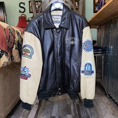 Chaqueta Bomber De Colección Walt Disney World Cuero Unisex Talla Pequeña (RARA) USADA EN EXCELENTE ESTADO Foto 1 de 4