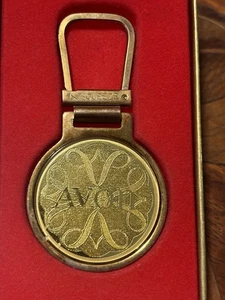 AVON 1973 - 1975 4 A SCHLÜSSELRING PREISTRÄGER GOLD LUCITE DER ARISTOKRAT IN BOX - Bild 1 von 7