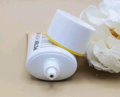 Peter Thomas Roth Max Mineral Tintado, Protector Solar FPS 45 Exp 2023 1.7 fl Sin Sellado  Foto 1 de 3