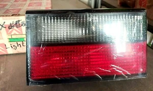 Citroen Xantia Sedán Puerta Trasera Luz Derecha Axo 95668022 NUEVO GENUINO - Imagen 1 de 3