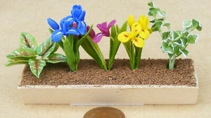 1:12 Scale Mixed Flowers & Plants In A Wood Planter Tumdee Dolls House Garden B - Picture 1 of 1