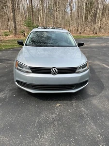 2013 Volkswagen Jetta - Picture 1 of 28