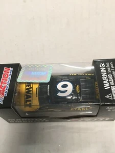 1:64 Action Marcos Ambrose #9 DeWalt 2014 Ford Fusion - Picture 1 of 4