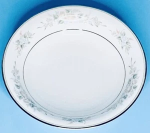 Noritake ROMANCE 6022 Blue Flowers 5 5/8" Fruit Dessert Bowl - Picture 1 of 4