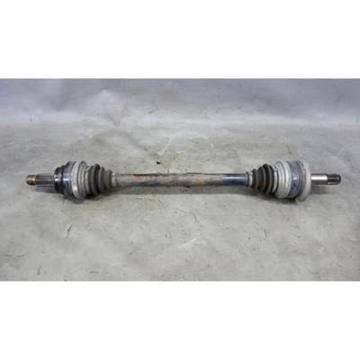 BMW F10 2012-2016 ActiveHybrid 5 trasero izquierdo salida eje medio eje con óxido Foto 1 de 4