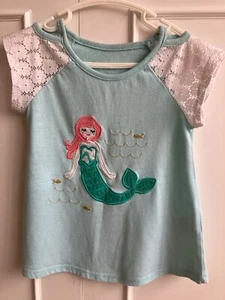 Girls age 4yrs light blue lace shoulder T- Shirt mermaid design used condition - Picture 1 of 10