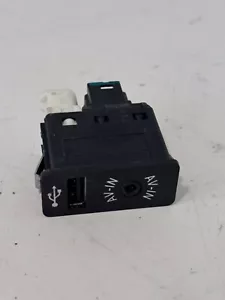 2015 BMW MINI COOPER AUX AUDIO JACK USB MP3 INPUT OEM - Picture 1 of 4