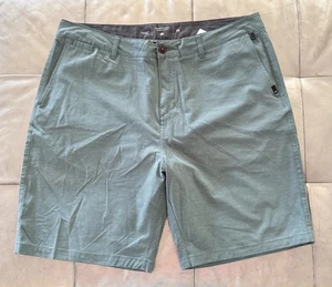 Quiksilver Amphibian Green Shorts Mens 38 Walk Shorts For the Water - Picture 1 of 10