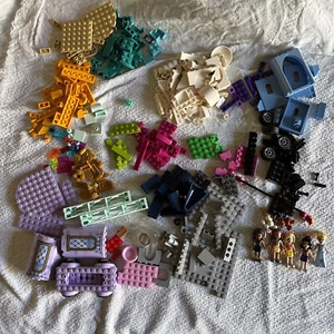 Lego Friends Bulk Lot Lots Of Pieces 5 Minifig 2 Dogs All What’s In The Photos - Picture 1 of 21