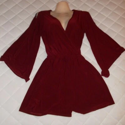 Mameluco Charlotte Russe Borgoña Abierto Hombro/Brazo Aberturas Mangas Fluidas Pequeño Foto 1 de 3