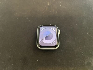 Apple Watch SE GPS Cellular 40mm Aluminum 32GB MYE92LL/A - Photo 1 sur 11