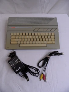 Computadora Atari XE 130xe NTSC con fuente de alimentación y cable AV - Probada - Imagen 1 de 16