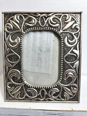 HERMITAGE NEO BAROUQUE SILVER REPOUSSE METAL PICTURE FRAME 7" X 6" - Image 1 of 2